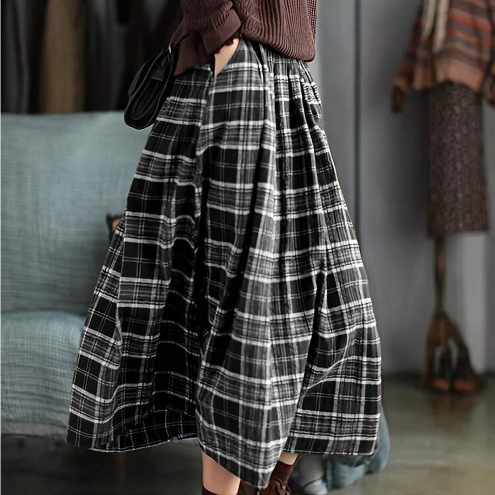 Plaid Black and White Women's Skirt NWOT